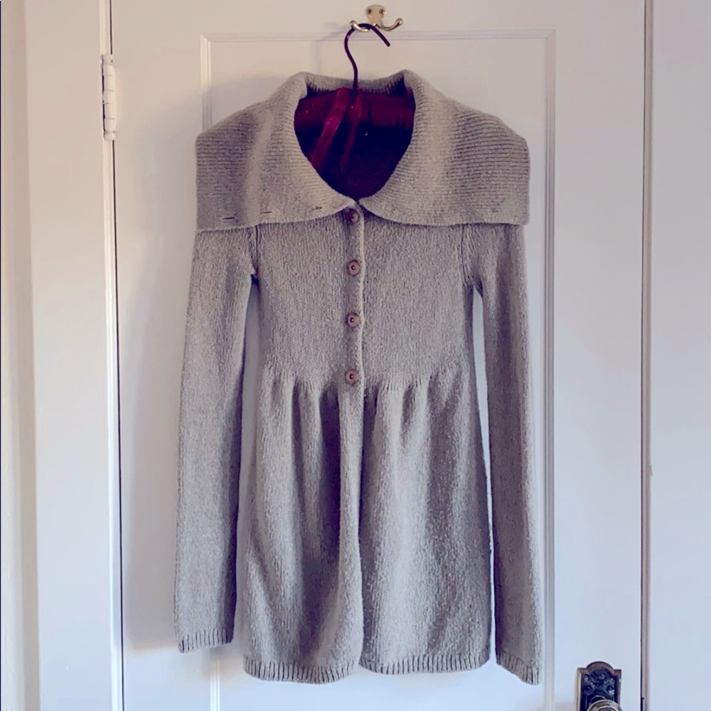 Vince button up sweater with large collar